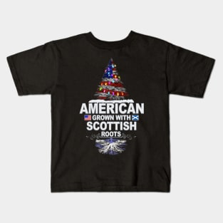 Christmas Tree  American Grown With Scottish Roots - Gift for Scottish From Scotland Kids T-Shirt